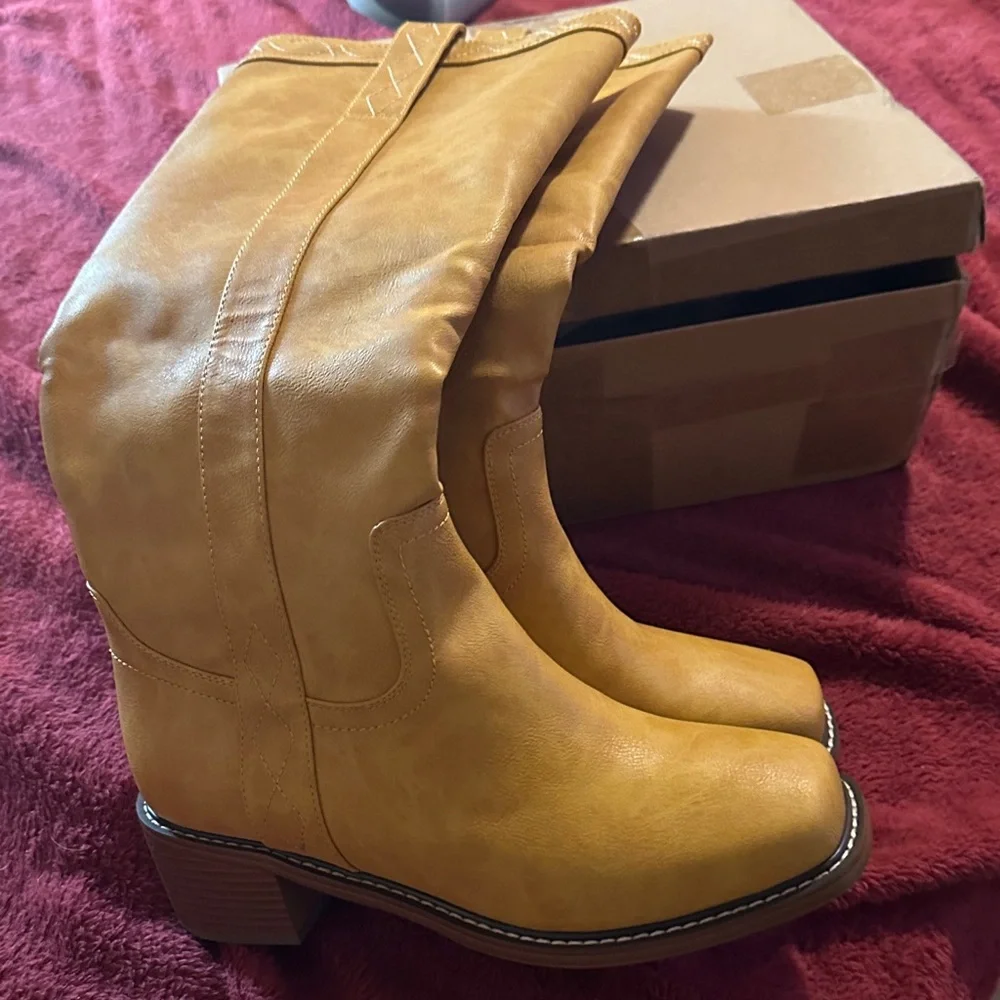 DOPE Women's Yellow Ankle Boots - Picture 1 of 3